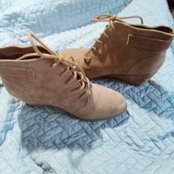 MADDEN girl ladies Dailey brown wedge boots. Size 7 - Picture 13 of 13